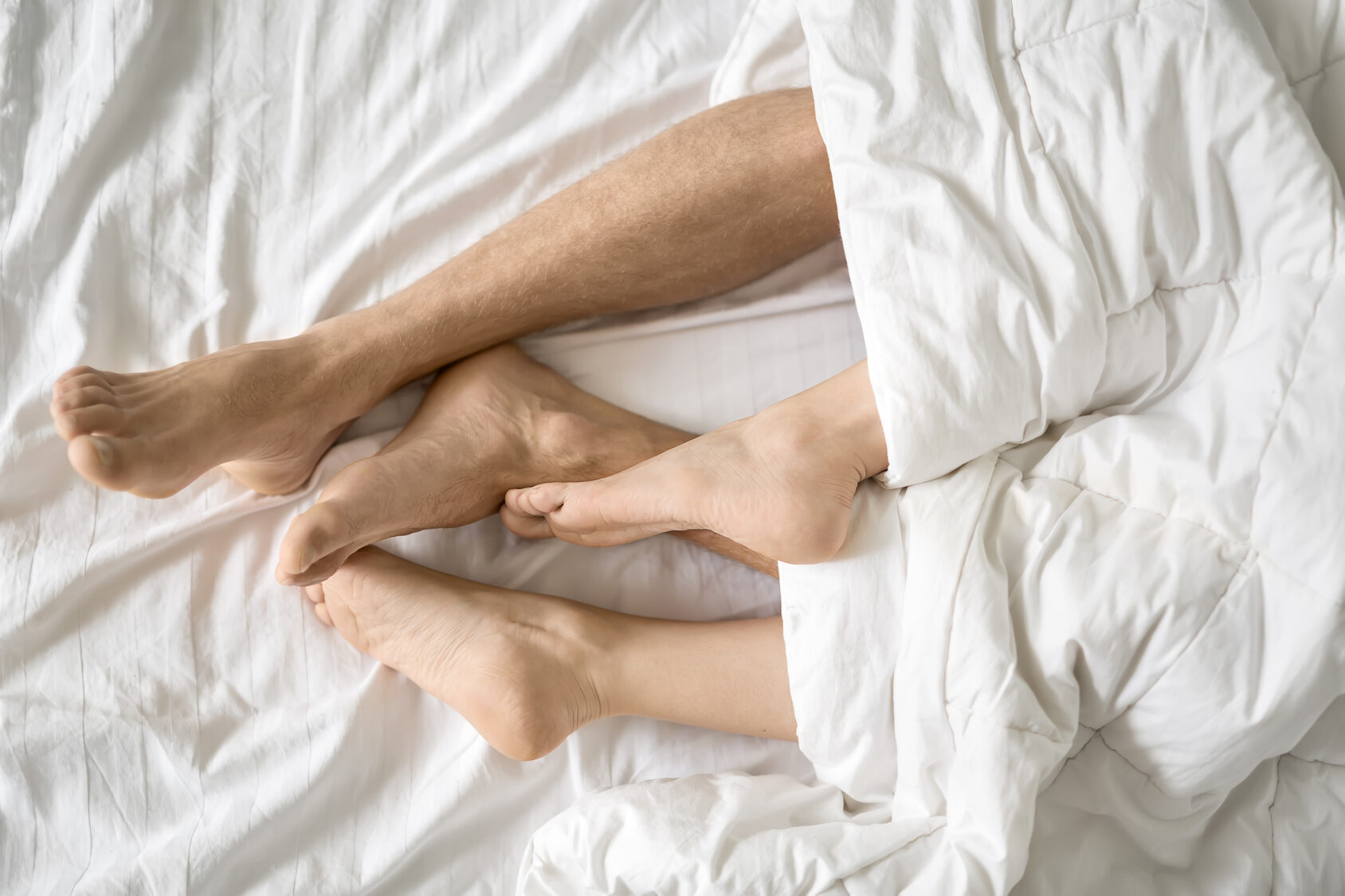 Kamasutra to poradnik o sztuce miłości. Dokładnie opisuje pozycje seksualne i porady miłosne. Komu przypisuje się autorstwo tekstu?